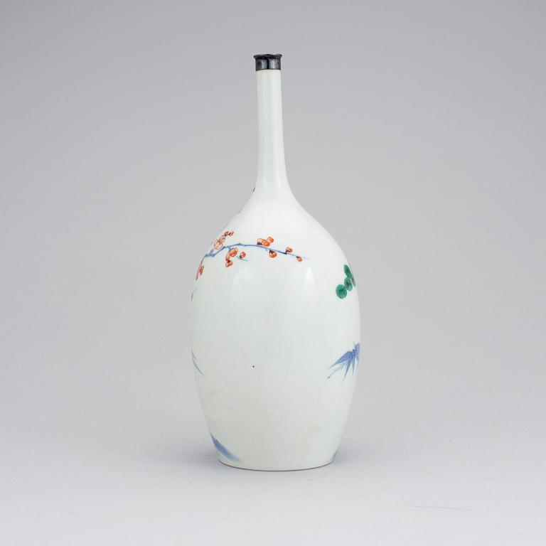 A Japanese Imari vase, Meiji period (1868-1912).