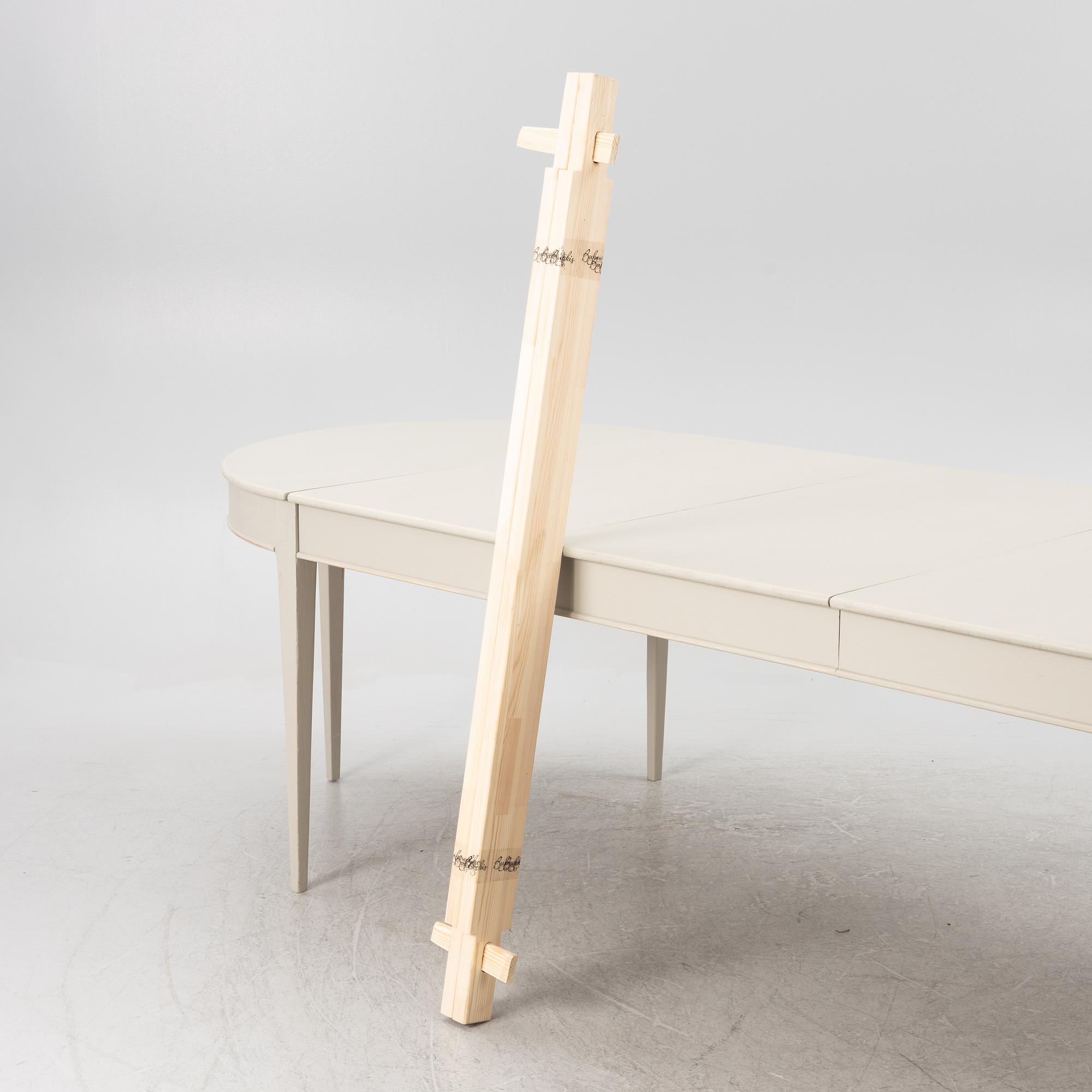 Matbord, gustaviansk stil.