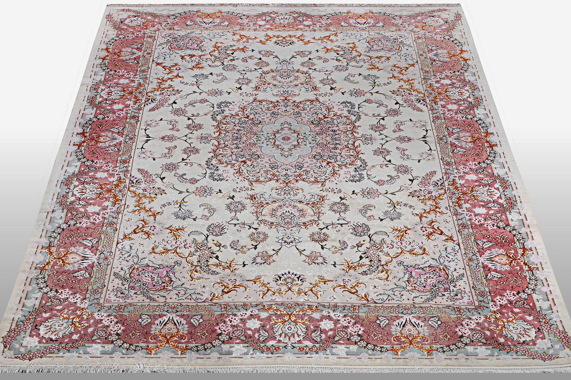 A carpet, Tabriz par silk, 60 Raj, ca 294 x 197 cm.