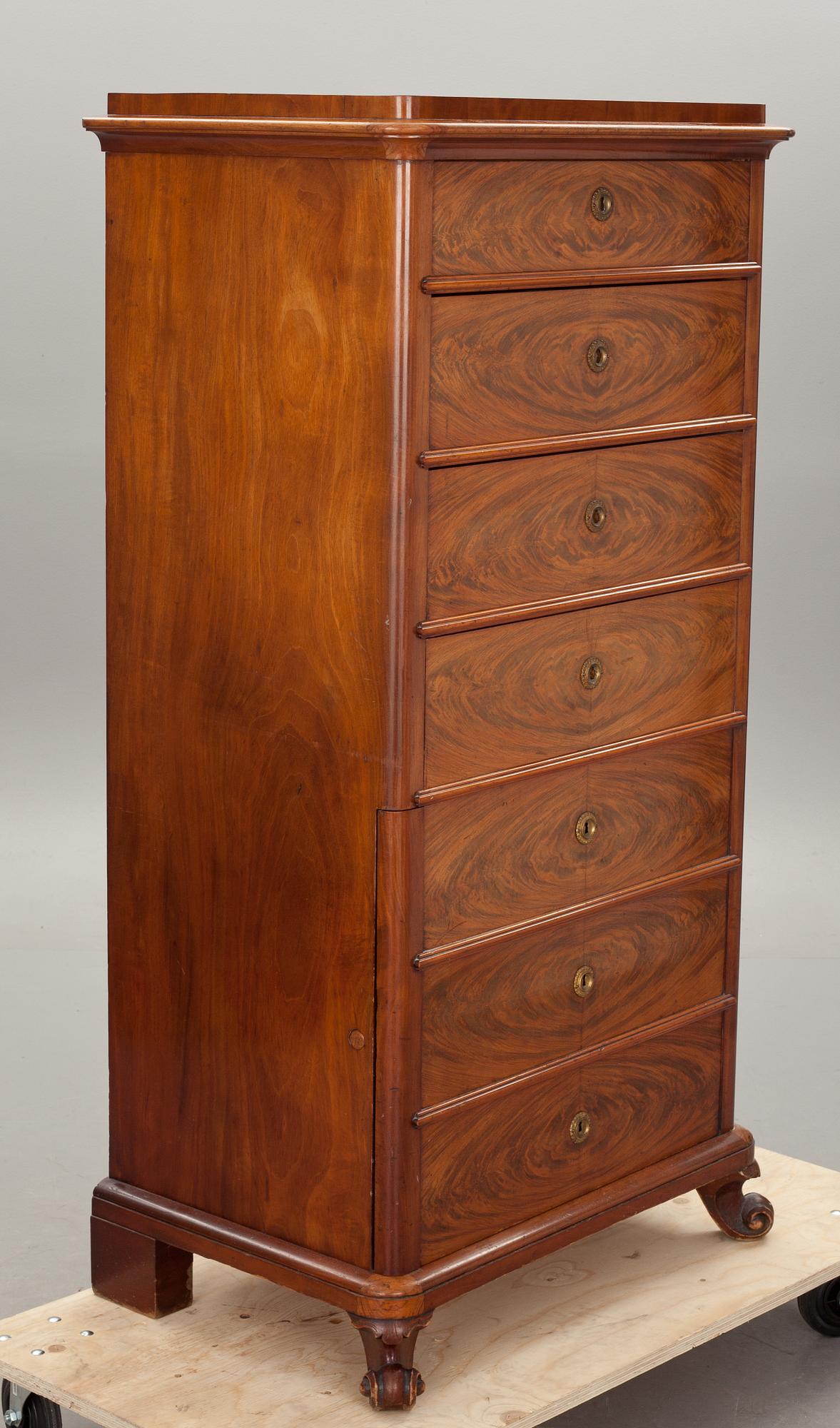 BYRÅ, senempire/nyrokoko. 1800-talets mitt.