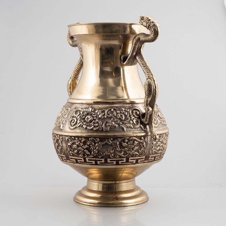 An umbrella stans/floor vase, Korea, 20th century.