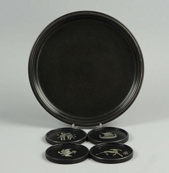 BRICKA med COASTERS, 4 st, bakelit och silver, 1961-64.