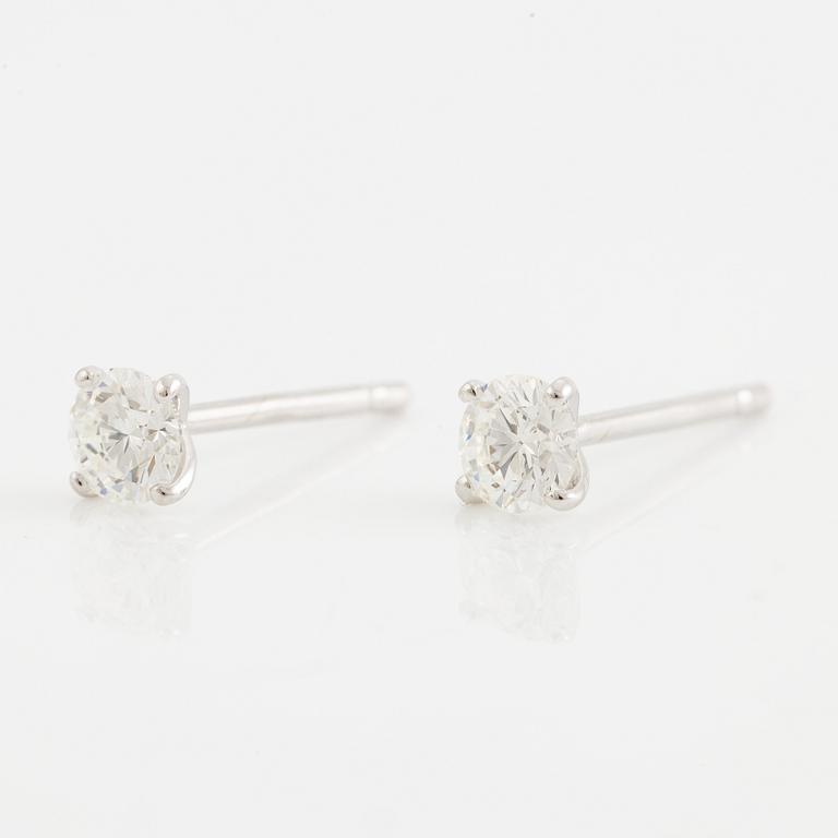 Earrings 18K white gold set with brilliant-cut diamonds accompanied by GIA dossier.
