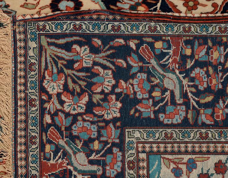 ANTIQUE/SEMI-ANTIQUE KASHAN SO CALLED MOTACHEM. 205,5 x 135 cm.