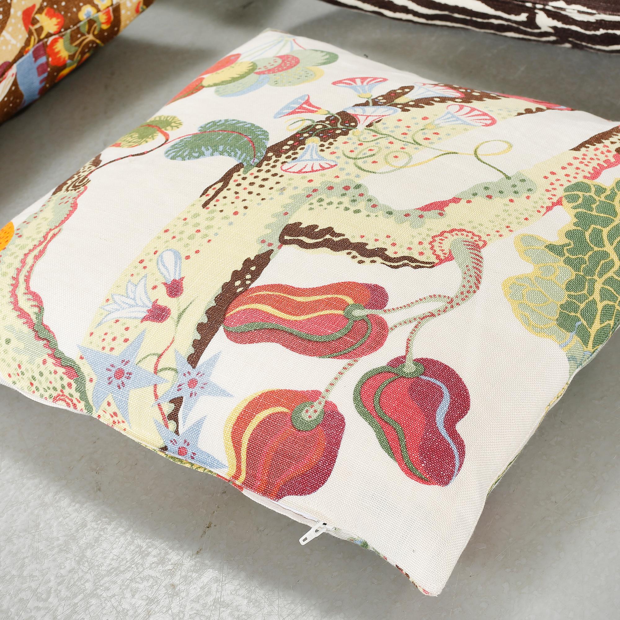 KUDDAR, 4 st, firma Svenskt Tenn, Stockholm, 2000-tal.