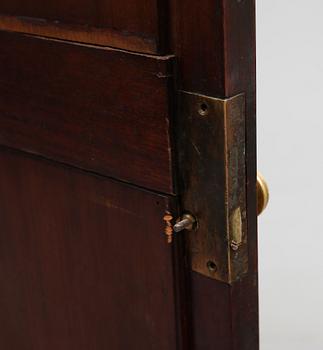 KLÄDSKÅP, England, 1900-talets första hälft.