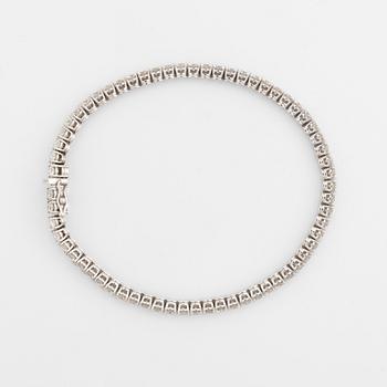 Brilliant cut diamond tennis bracelet.