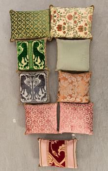 A set of nine 20th century first half pillows by Luigi Bevilaqua och Rubelli, Venice Italy.