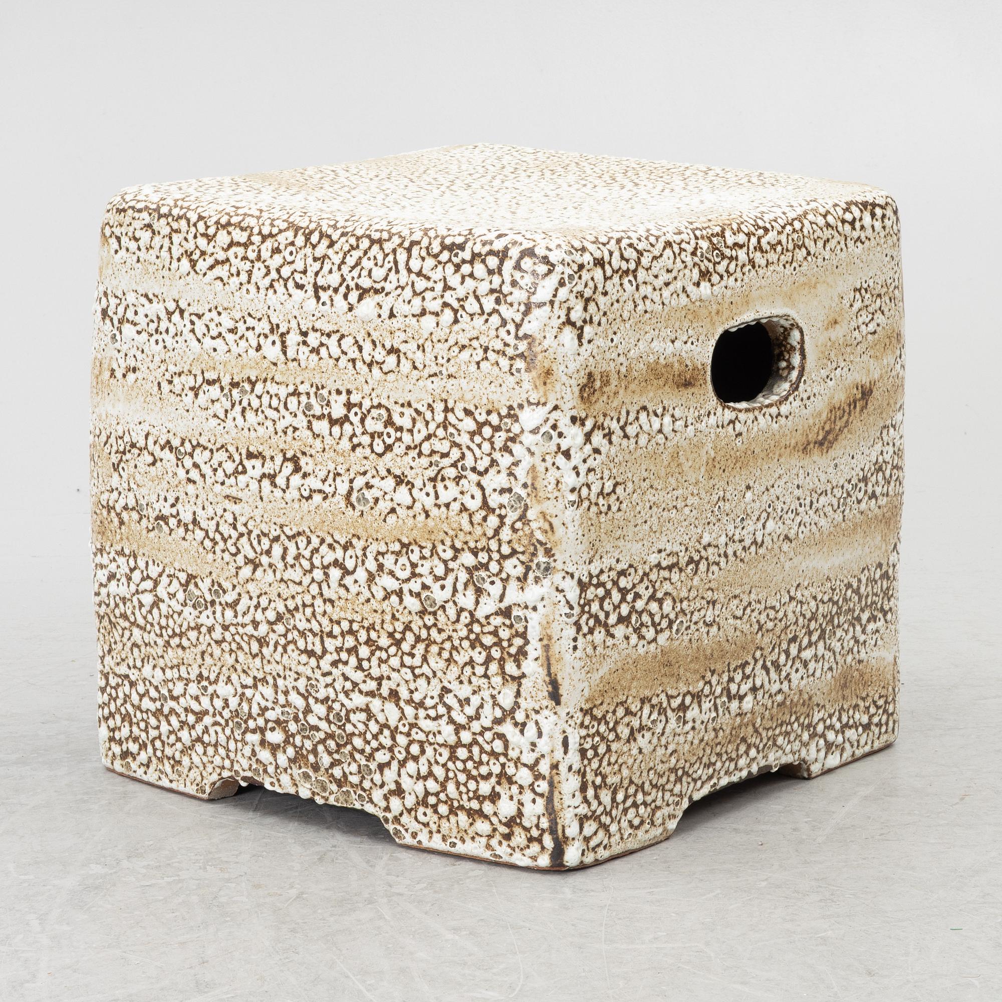 Trädgårdspall, keramik, möjligen Frankrike.