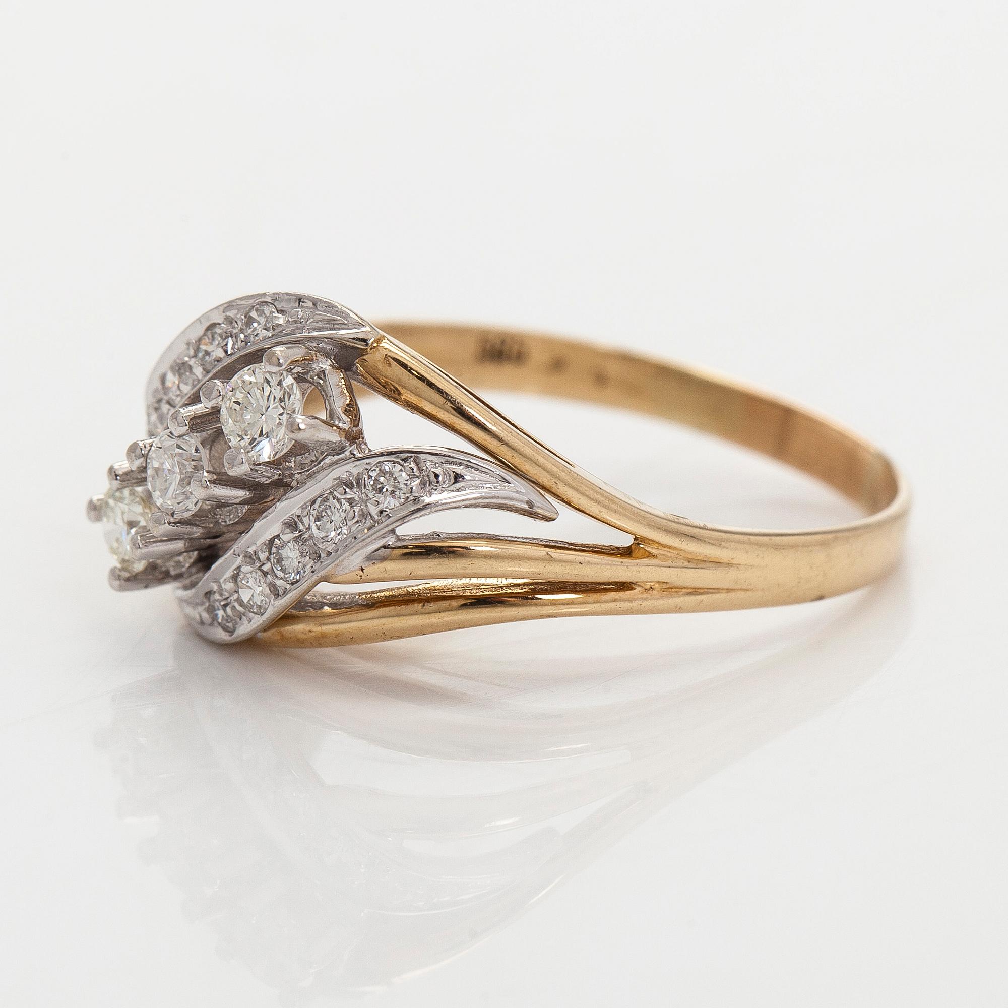 Ring, briljantslipade diamanter, 14K guld.