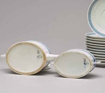 A Royal Copenhagen 'Blå Vifte' tea service, Denmark, 20th Centruy. (26 pieces).