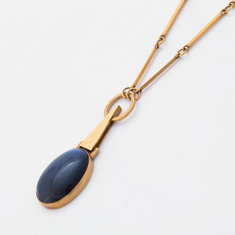 Wiwen Nilsson, a 18K gold and cabochon cut labradorite collier, Lund Sweden 1957.