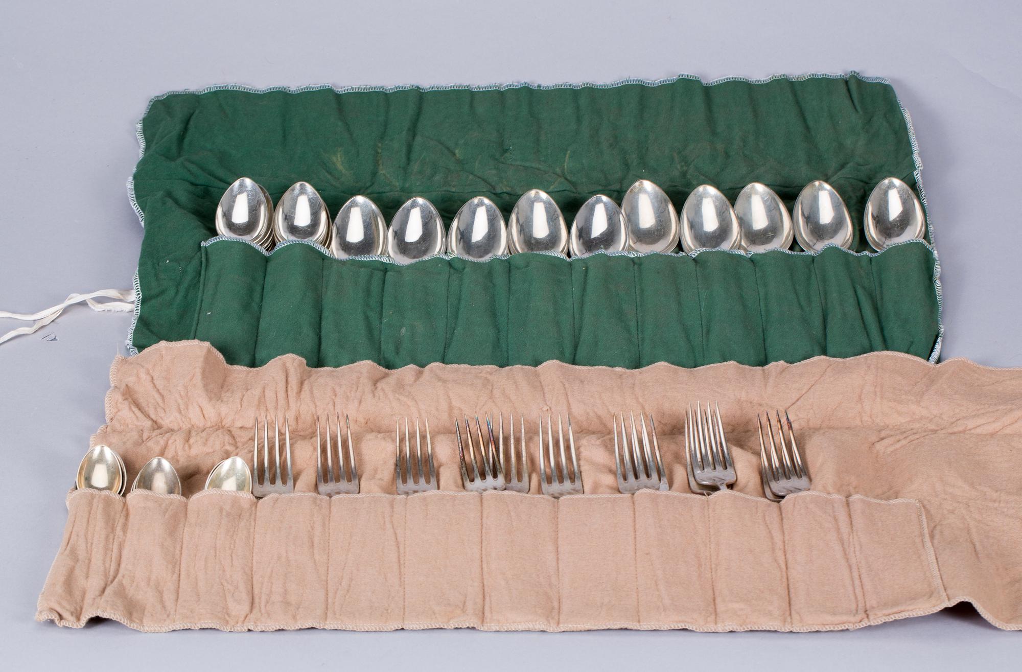 BESTICKSDELAR, 45 delar, silver. JA Johansson, Jönköping 1901-1903, modell "Rosen", vikt ca 2600 gr.