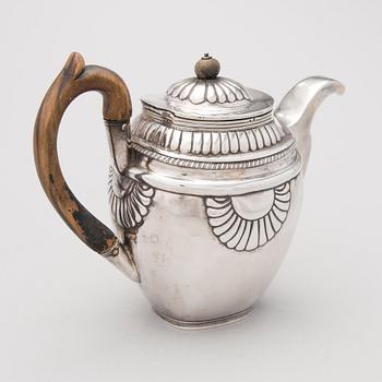 A Russian silver coffee pot, assay mark of Alexander Yashinov (1795-1826), Saint Petersburg.