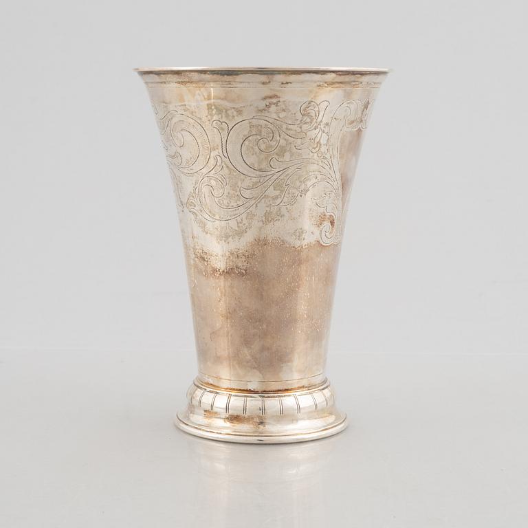 A silver beaker, GAB, Stockholm 1948.