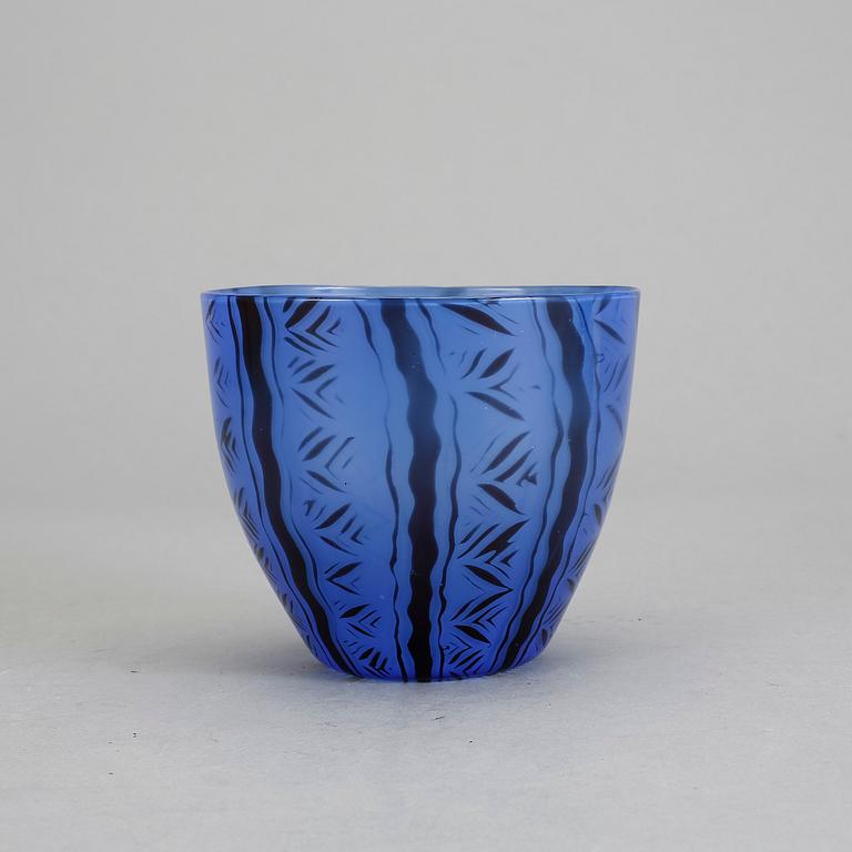 VAS, glas, tunnväggig Graal. Simon Gate, Knut Bergqvist och Heinrich Wollman, Orrefors omkring 1920.
