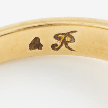 Ring, 18K gold with blue sapphire and carré-cut diamonds.