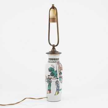 Vas/bordslampa, porslin. Qingdynastin, 1800-tal.