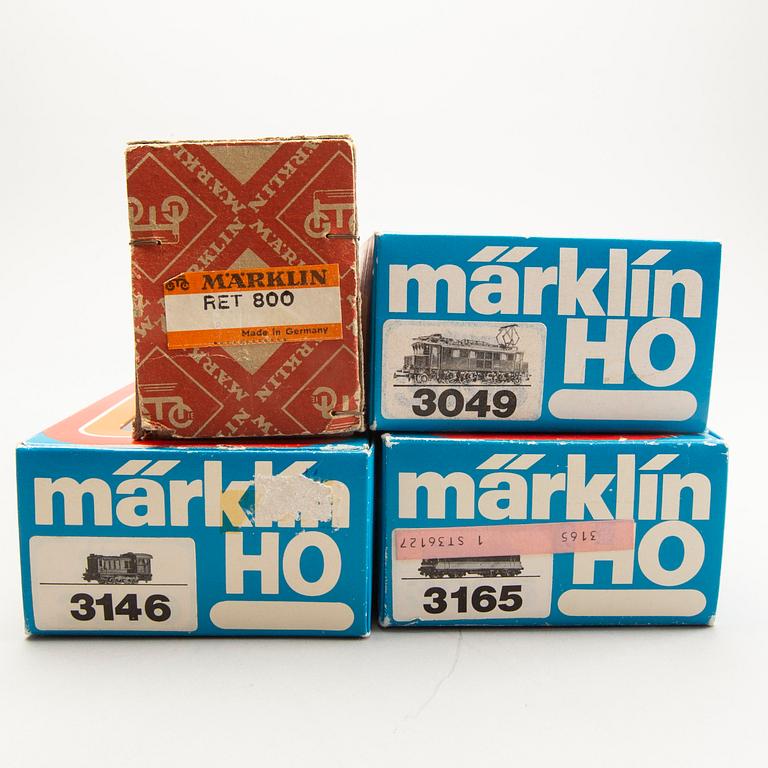 4 Märklin locomotives.