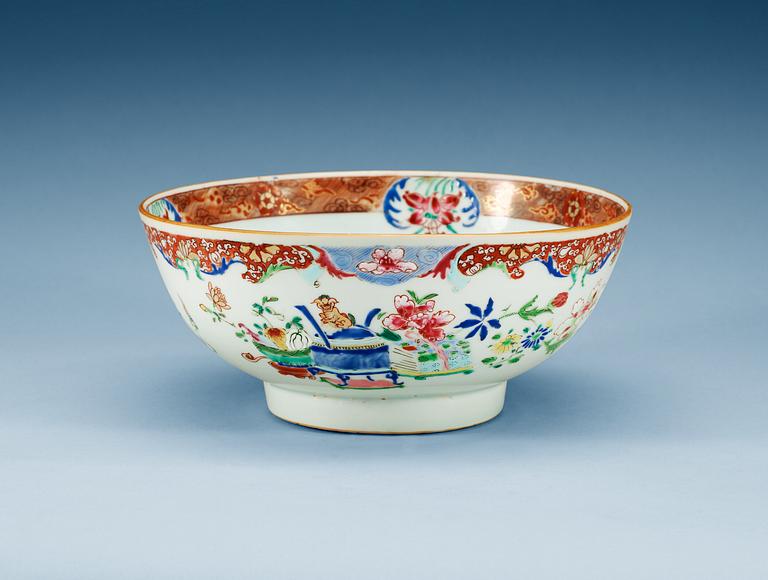 A famille rose punch bowl, Qing dynasty, Qianlong (1736-95).