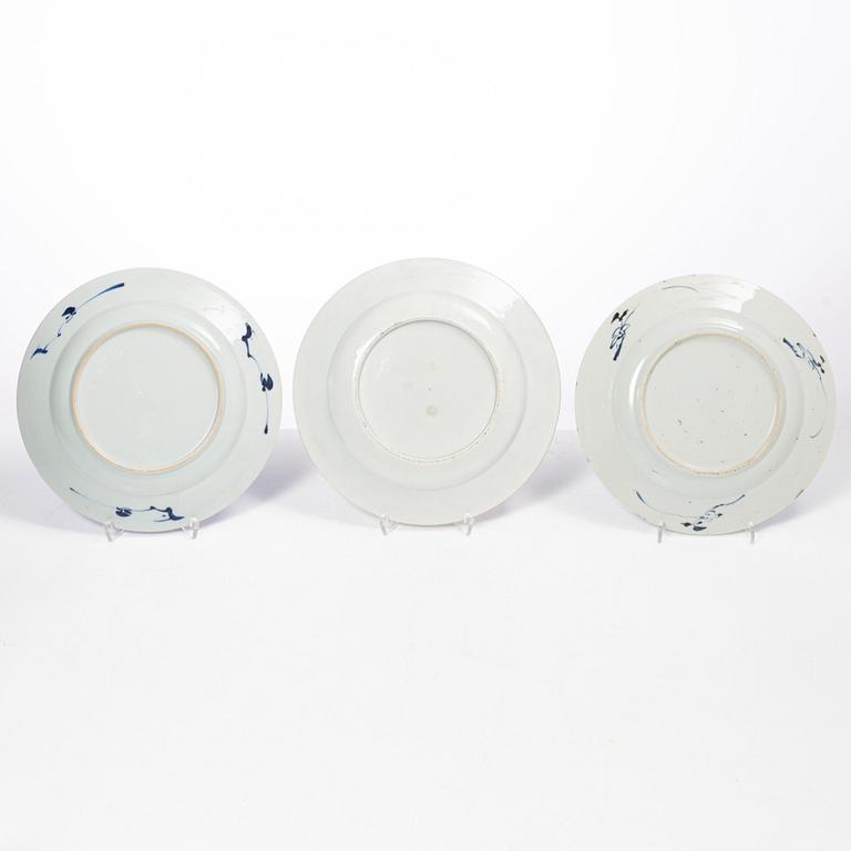 A set of three Chinese Export dishes, Qing dynasty, 18th century.