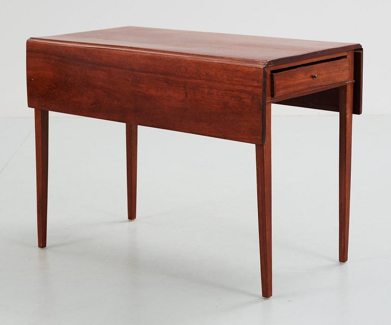 KLAFFBORD, empire, 1800-talets första hälft.