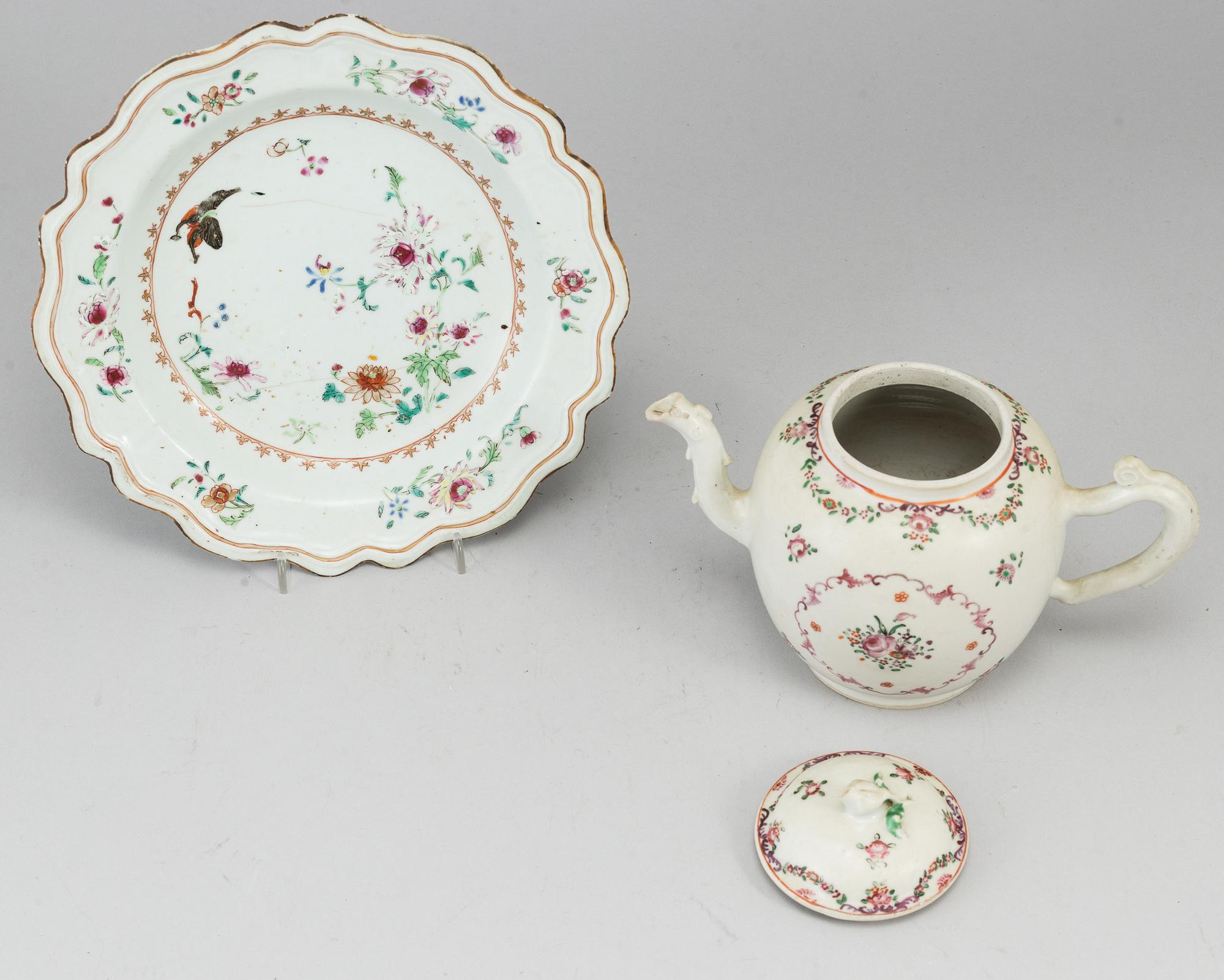 A famille rose teapot with cover and a dish, Qing dynasty, Qianlong (1736-95).
