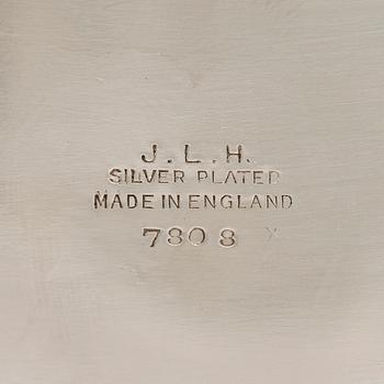 Bricka, försilvrad, England.