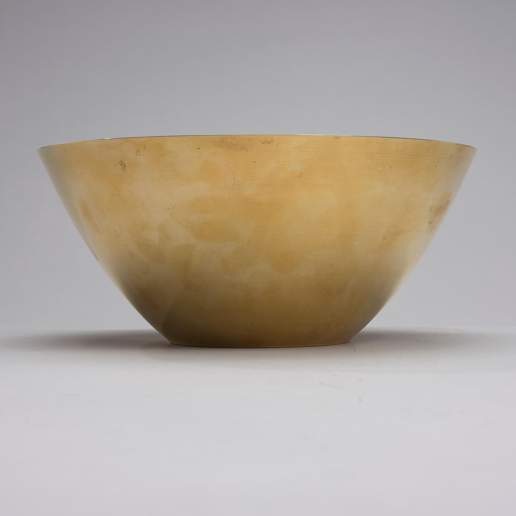 ARNE JACOBSEN, MÄSSINGSSKÅL. Märkt: Stelton Brassware Denmark. 1960-tal.