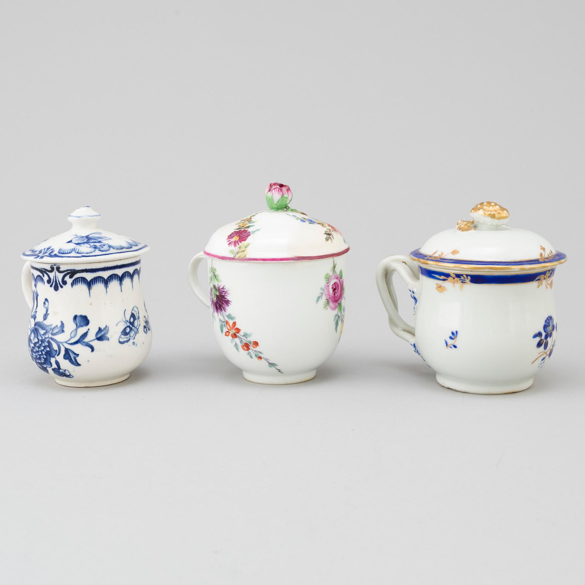 A lot of 3 custard cups, cup and a dish, 18th century and newer.