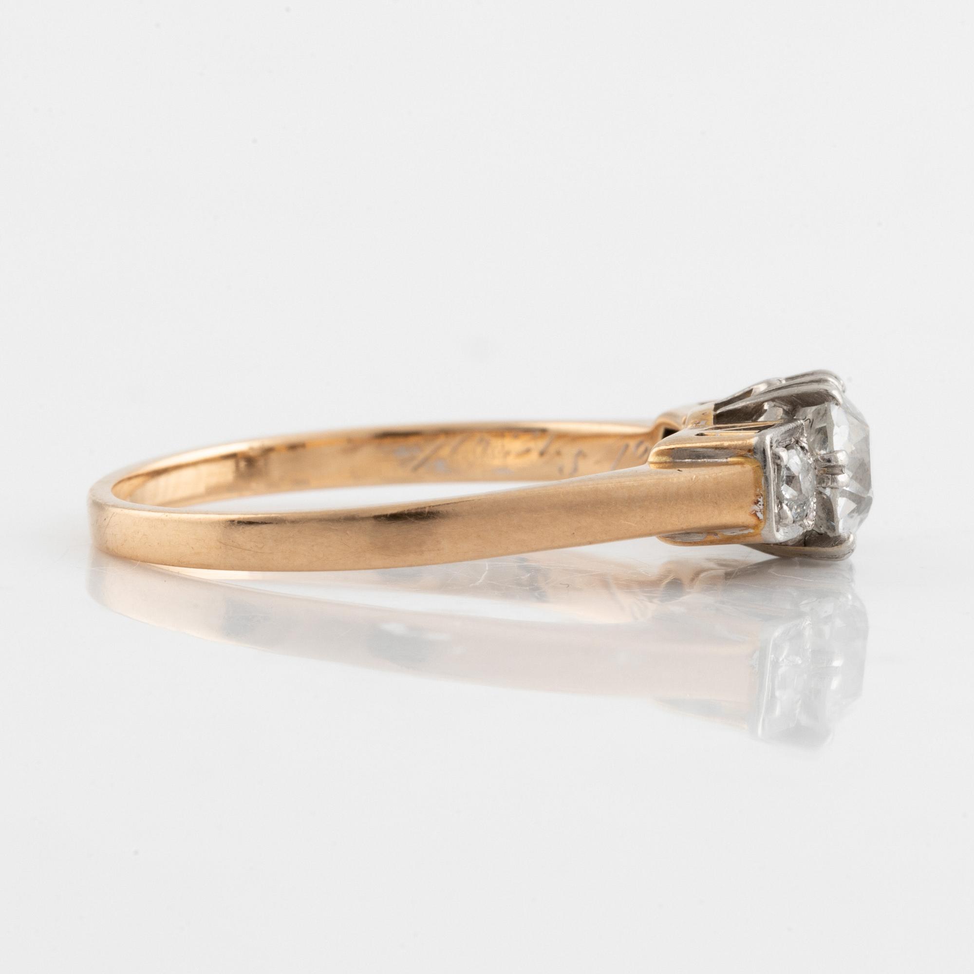 Ring, 18K guld med gammalslipade diamanter.