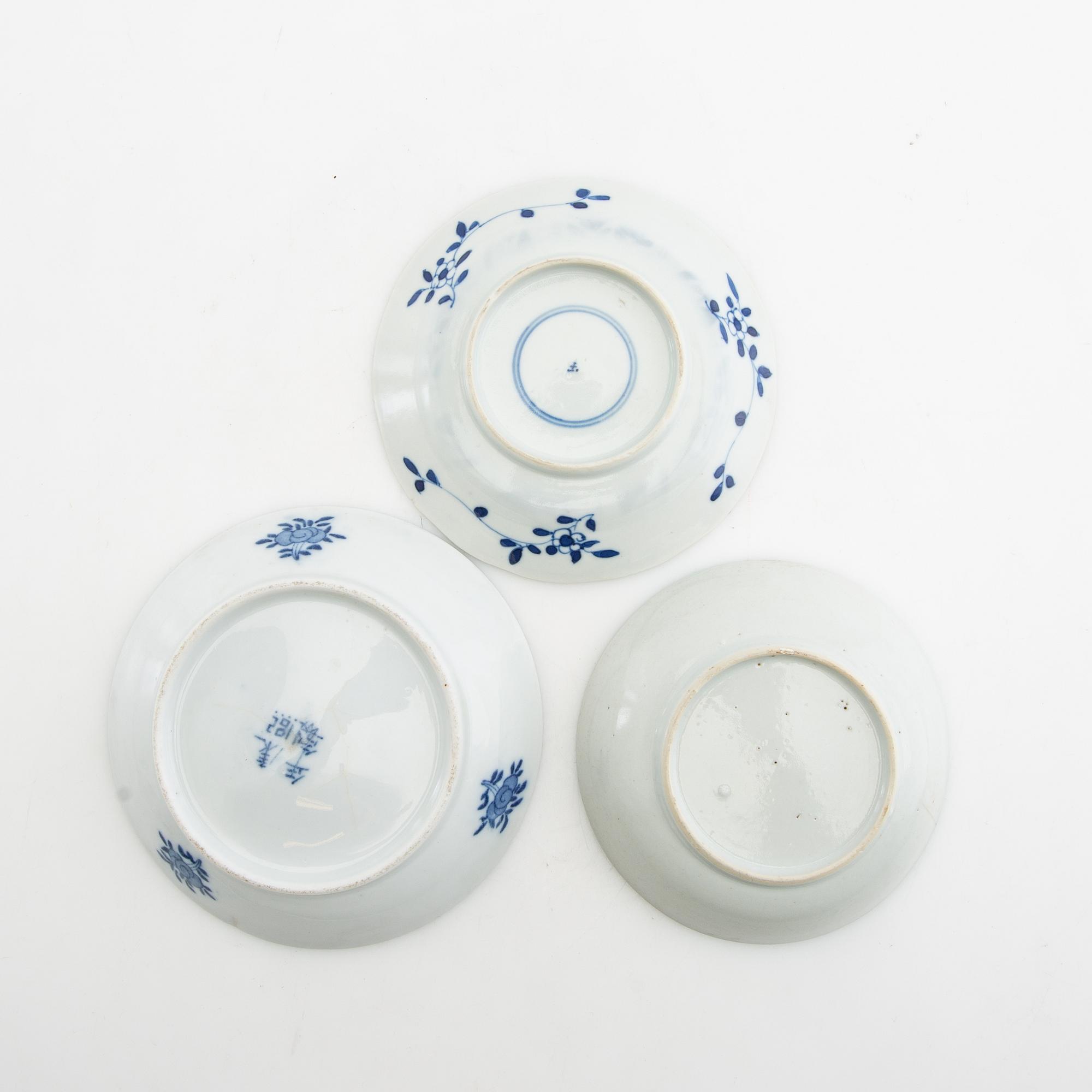 Cups and saucers, 11 + 22 pcs, 17th/18th century, porcelain, China.