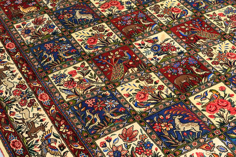 A CARPET, Figural Baktiari, ca 303 x 207 cm.