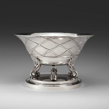 547. A Johan Rohde 830/1000 silver centerpiece/ bowl, Georg Jensen, Copenhagen 1918, design nr 268.