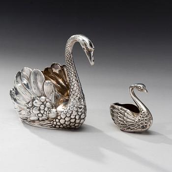 MALJOJA, 2 kpl, hopeaa, Koivula oy, Joensuu 1957. Paino n. 450 g.