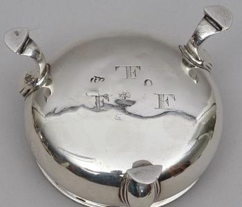 SALTKAR, ett par, silver, London 1767.