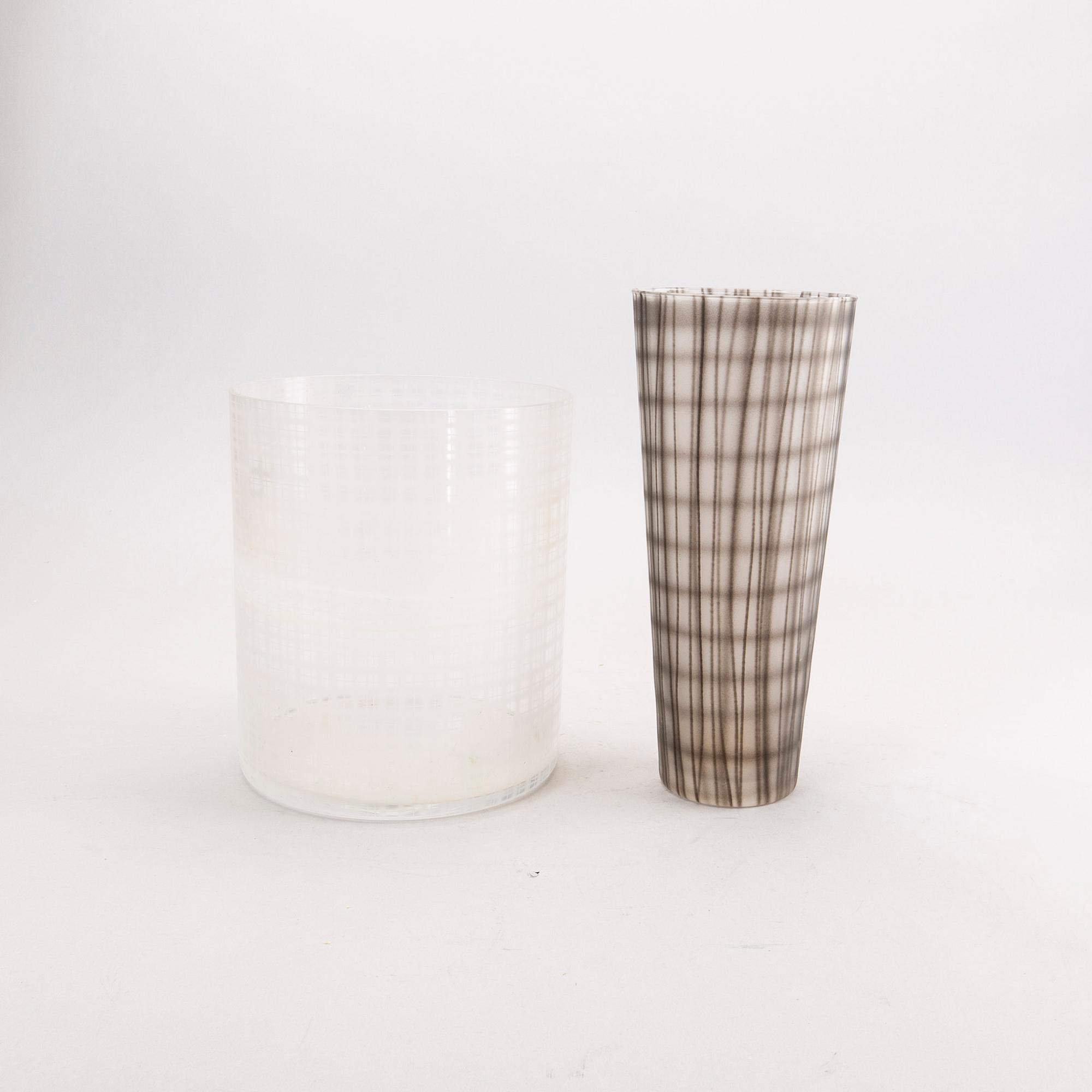 Ingegerd Råman, vaser 2 st Orrefors en signerade.