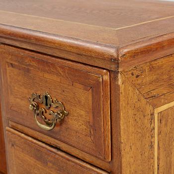 A kneehole desk, 18th century.