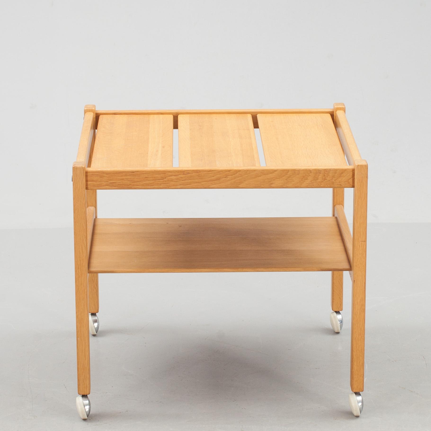 SERVERINGSBORD, Yngve Ekström, Swedese, brännmärkt.