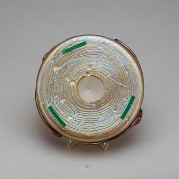 A Loetz iridiscent glass bowl, Austria ca 1900.