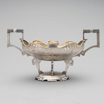 An art nouveau silver fruit bowl with gilt interior, marked BM, Russia around 1900.