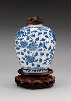 A blue and white jar, Qing dynasty, early 18th Century.