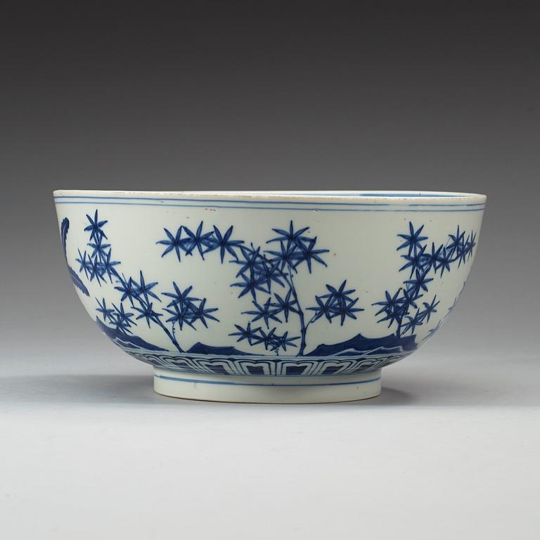 A blue and white bowl, Qing dynasty (1644-1912) with Wanli's six character mark.