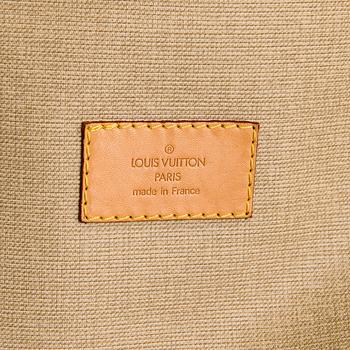 Louis Vuitton, a monogram 'Sirius 50' Bag.