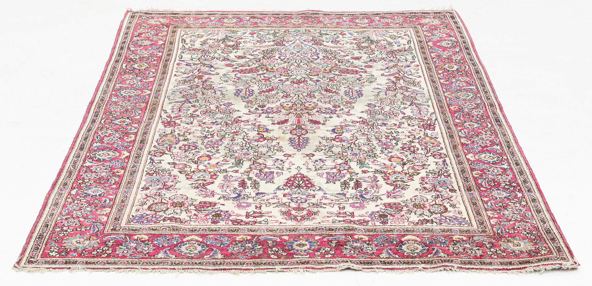 Carpet, a silk keshan, 193 x 132 cm.