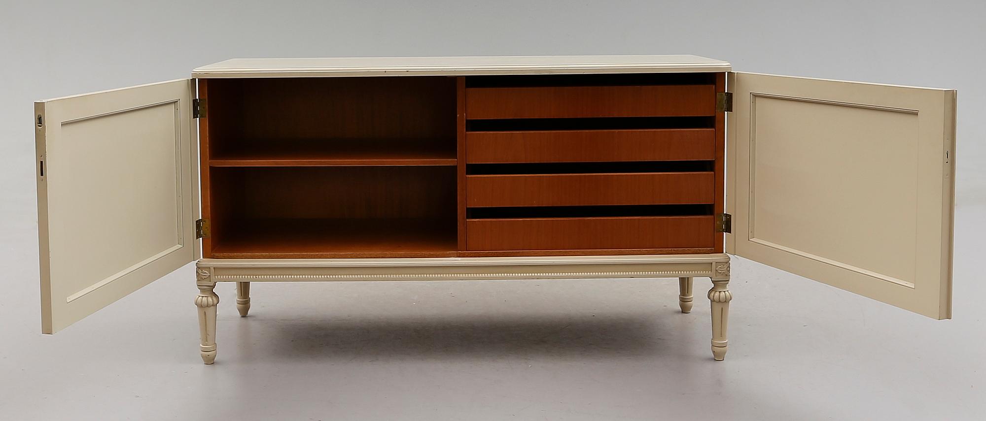 SIDEBOARD, gustaviansk stil, 1900-talets andra hälft.