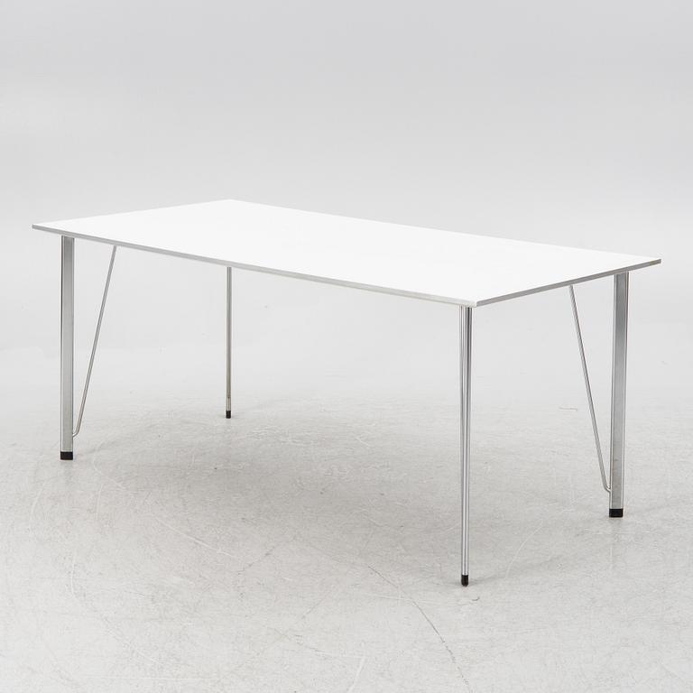 Arne Jacobsen,a table model 3605, Fritz Hansen, late 20th century.