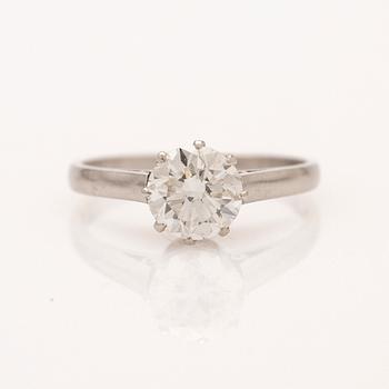 Ring, platinum with brilliant-cut diamond.