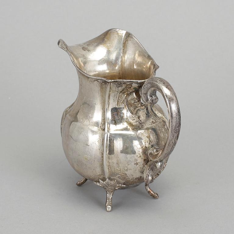 GRÄDDKANNA, silver. Svenska importstmpl. ca 218 g.