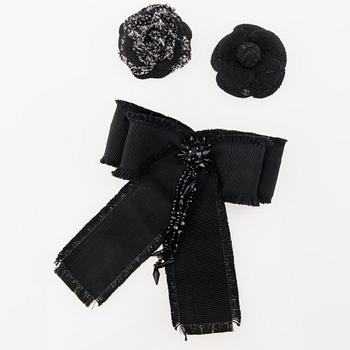 CHANEL JA GUCCI, kolme rintakorua.